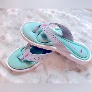 Nike Comfort Women’s Flip Flops Mint Green Size 8